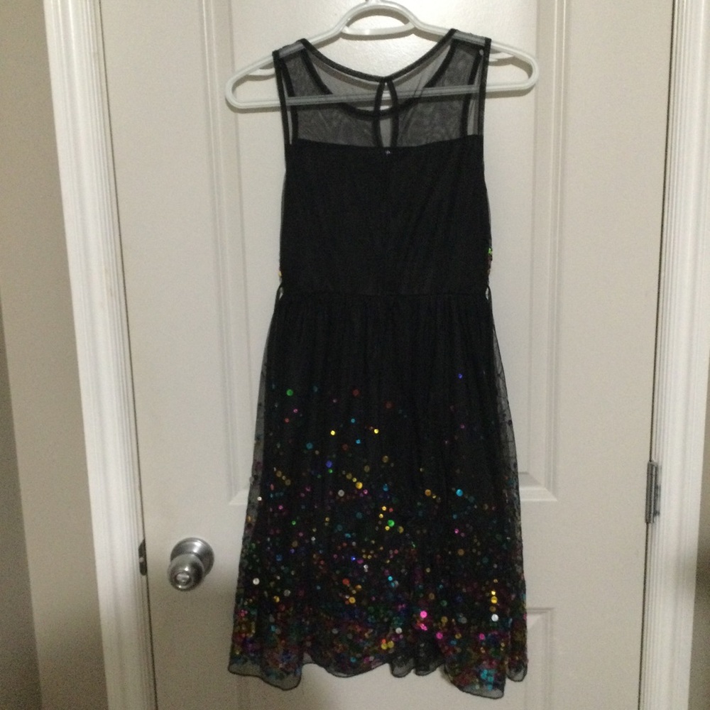 Dress - Picture 2 of 2